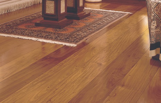 Design e estilo: como o assoalho de madeira maciça transforma ambientes